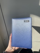 Niebieski kalendarz 2026 książkowy ze wstążką notes dziennik planer 