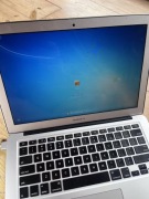 MacBook Air 13" Early 2014 | i5 / 4GB / 128GB SSD | Windows 7