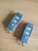 Piloty Hörmann HSE 2 - 40.685 MHz - 2 sztuki, szare przyciski