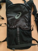 Asics kamizelka biegowa czarna, wiele kieszonek