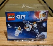 Lego City 30365 Astronauta plus satelita saszetka z klockami