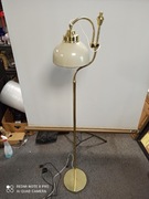 Lampa podłogowa – styl klasyczny / vintage – mosiądz, klosz szklany