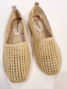 Beżowe espadryle