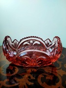 Patera różowa , szkło prasowane 