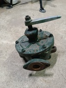 Pompka ręczna skrzydełkowa. 