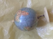 Zabawka globus stary mały 