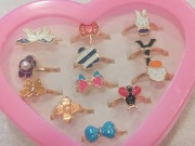 Pierścionki dla dzieci i młodzieży w ładnym opakowaniu 