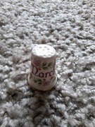 Kolekcjonerski naparstek porcelanowy Bone Anglia – Marzec (March)