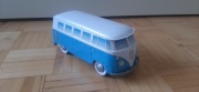 metalowa puszka w kształcie klasycznego busa Volkswagen