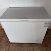 Sprzedam zamrażarkę Candy 200L