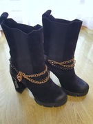 Botki Carinii na słupku 39