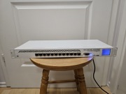 Router Mikrotik CCR-1016-12G