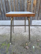 Stołek kuchenny z metalowymi nogami PRL