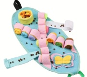 Mata węchowa dla psa ze zwijanymi polarowymi paskami