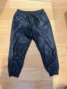 Czarne joggery z imitacji skóry, Zara