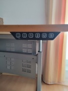 Duże biurko regulowane, elektryczne. 