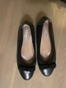 Czółenka Venezia na koturnie, grafitowo-srebrne; skóra, 36; b wygodne