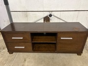 Solidna komoda w stanie dobrym 