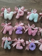 Brelok z literą breloczek do kluczy prezent dla dziecka urodziny chrzest