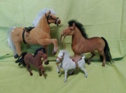 koniki figurki kolekcjonerskie