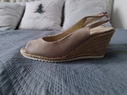 Beżowe sandały espadryle z paskiem na koturnie Graceland rozmiar 38