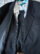 Garnitur męski 3 częściowy plus koszula biała 