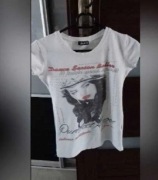 Biała bluzeczka z nadrukiem i napisami, napisy