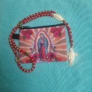 Różaniec z Matką Bożą z Gwadelupe +etui na różaniec.Na każdym łączniku 