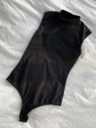 Muuv czarne body bez rękawów z półgolfem rozmiar mini rozmiar XS