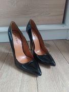 Czarne lakierowane szpilki 