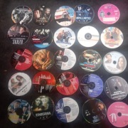 Filmy na płytach DVD ponad  130 sztuk plus segregator