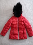 Ocieplana czerwona kurtka zimowa z kapturem w serca serduszka F&F 134 - 140