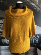 Musztardowy sweter golf nietoperz jesień