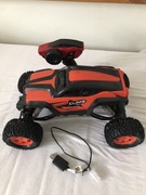 Monster truck z pilotem 