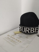 Czapka burberry czarna.