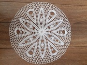 SERWETKA WYKONANA  NA SZYDEŁKU śr. 22 cm  (2)