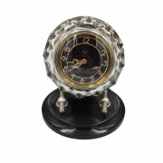 Klasyczny zegar stołowy Majak (Made in USSR) – kryształowy design PRL