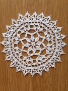 SERWETKA WYKONANA  NA SZYDEŁKU śr. 17 cm (2)