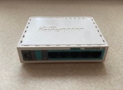 Router Mikrotik RB750 niezawodny i kompaktowy