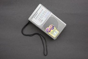 Radio kieszonkowe SONY z solidnym głośniczkiem