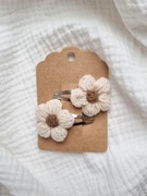 Beżowe spinki do włosów kwiatki 3d puff flowers handmade na szydełku