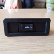 Przełącznik otwierania klapy bagażnika Jaguar XJ 40 Sovereign