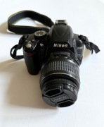 Nikon D3000 + dwa obiektywy Nikkor DX AF-S 18-105 / 18-55