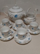 Stary serwis  porcelanowy.