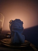 Świeczka sojowa 30g w gipsowej dziewczynce +gratis