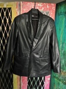 Czarna damska skórzana marynarka rozpinana na guziki z kieszeniami Zara XS