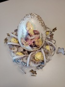 Wianek świąteczny o średnicy 25 cm z jajkiem(16 cm) zdobionym ręcznie