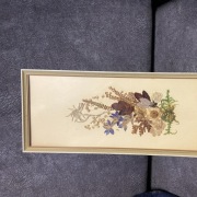 Kompozycja kwiatowa suszu. 