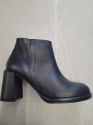 Botek kaniowski nowy