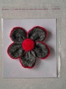 Kwiat - ozdoba sukienki, sweterka, bluzki, koszulki